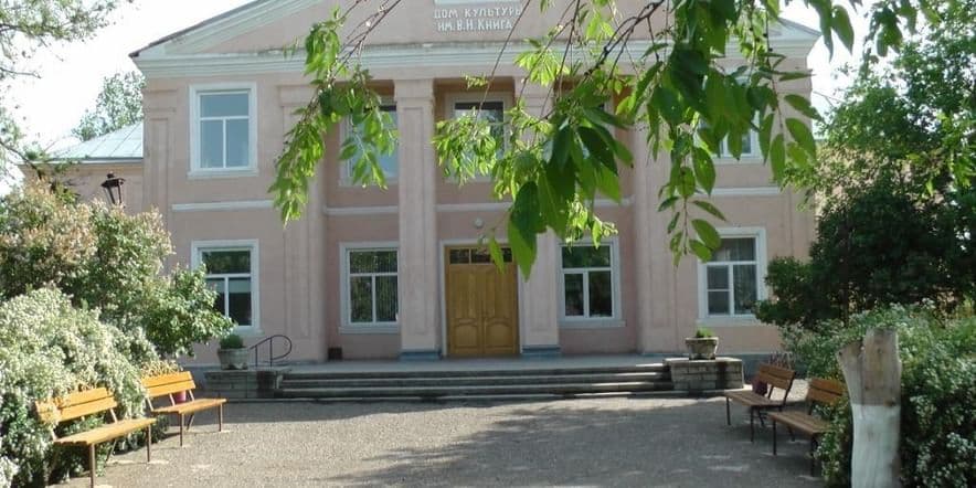 Основное изображение для учреждения Апанасенковский сельский дом культуры