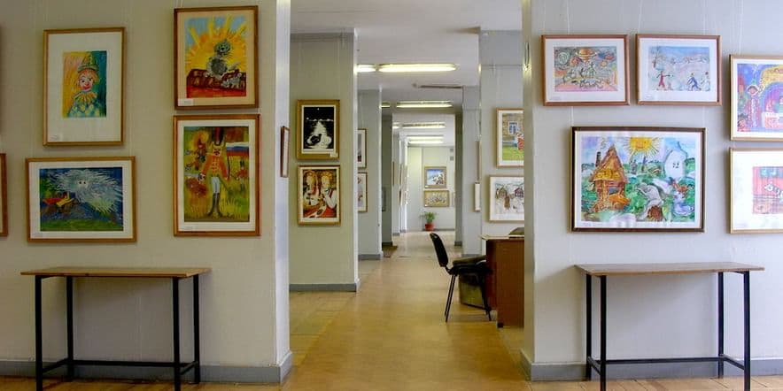 Основное изображение для учреждения Информационно-выставочный центр Орловской области