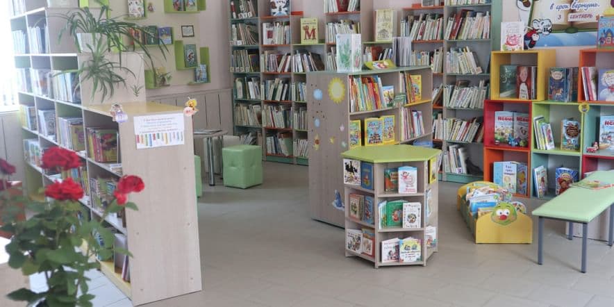 Основное изображение для учреждения Центральная детская библиотека г. Алексеевки