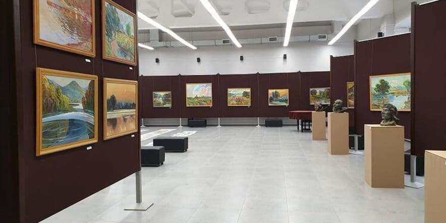 Основное изображение для учреждения Выставочный зал детской художественной школы г. Южно-Сахалинска
