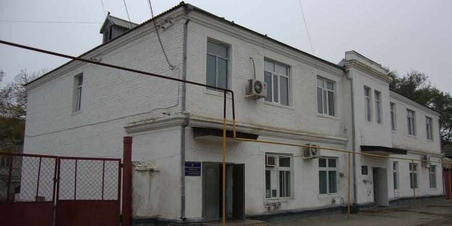 Основное изображение для учреждения Кизлярская межпоселенческая центральная районная библиотека
