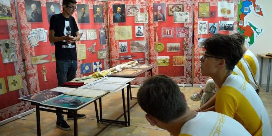Основное изображение для события Экскурсия по выездной выставке «Кубанские казаки — страницы истории»