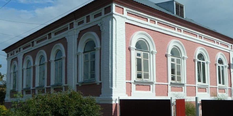 Основное изображение для учреждения Камышловская детская библиотека им. П.П. Бажова