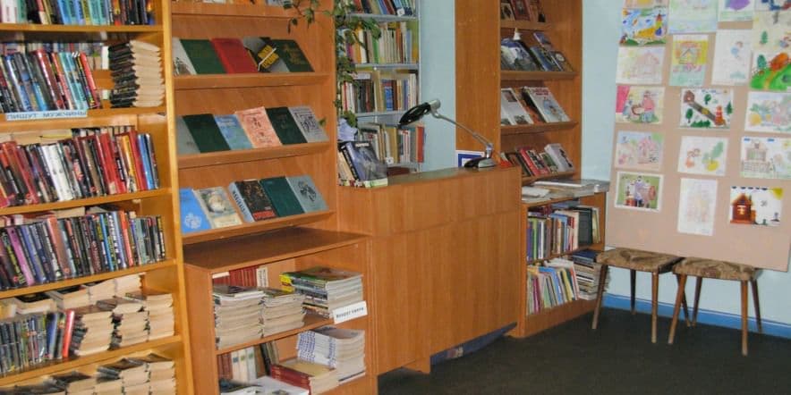 Основное изображение для учреждения Библиотека семейного чтения г. Углича