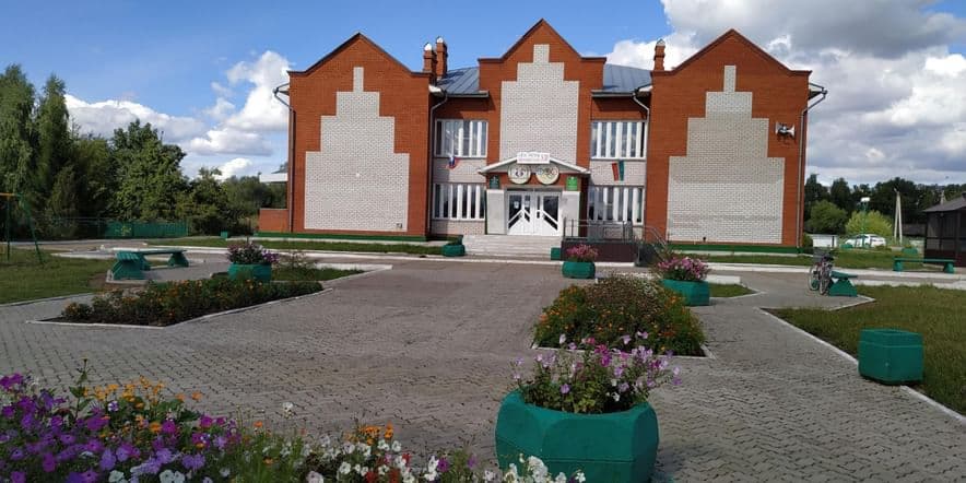 Основное изображение для учреждения Иштуганский сельский дом культуры