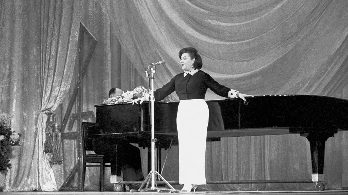 Певица Клавдия Шульженко. 1965 год. Фотография: Валерий Генте-Роте / ТАСС