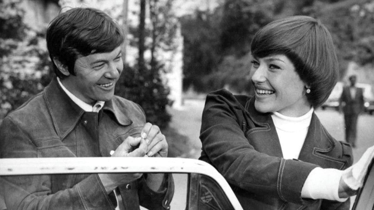 Ирина Понаровская в роли Регины Корабельниковой и Александр Збруев в роли Сергея Шубникова в художественном фильме Герберта Раппапорта «Меня это не касается…» (1976)