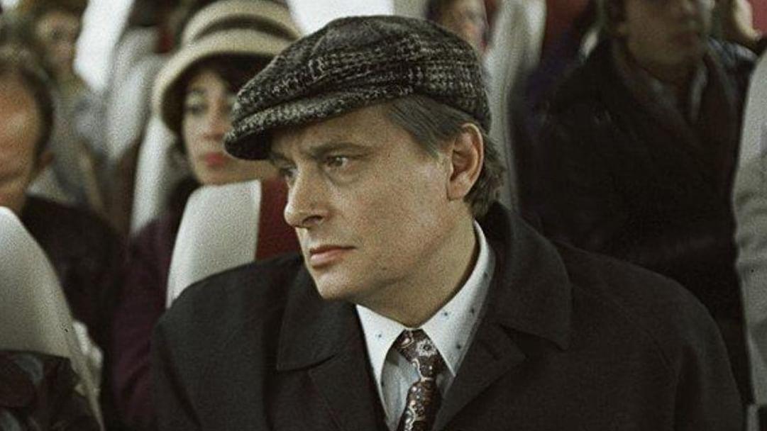 Олег Басилашвили в роли Андрея Бузыкина в художественном фильме Георгия Данелии «Осенний марафон» (1979)