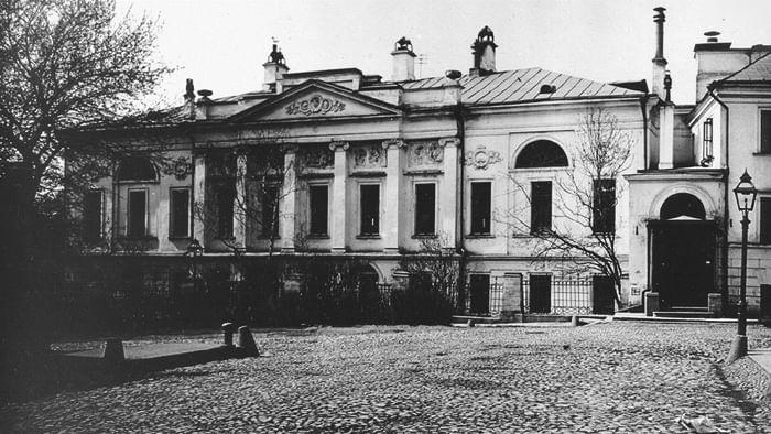 Усадьба Боткиных. Из собрания Готье-Дюфайе. Конец XIX века. Петроверигский переулок, Москва. Фотография: <a href="https://www.nkj.ru/open/30418/" rel="nofollow noopener" target="_blank">nkj.ru</a>