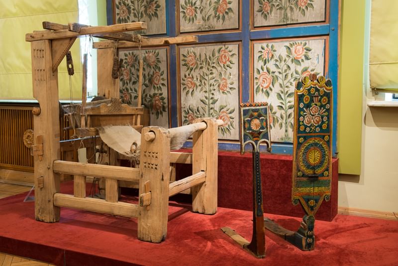 Прялка ткацкий станок. Башкирская прялка. Валдайская прялка. Прялки краеведческий музей прялки. О веретене прялке и ткацком станке.