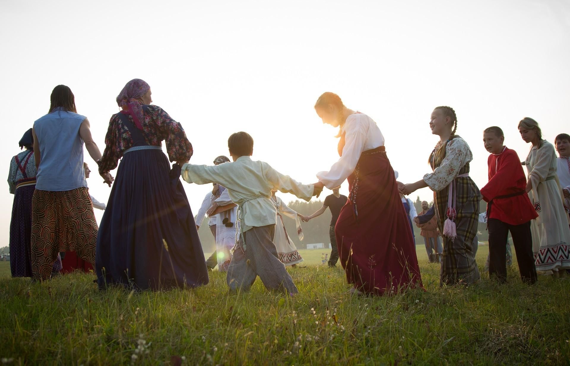 Round dancing