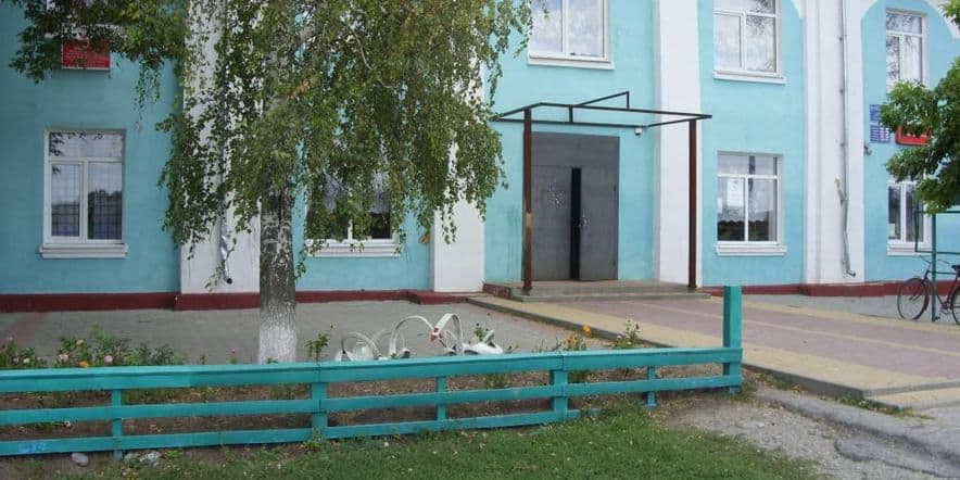 Основное изображение для учреждения Верхнепокровский сельский дом культуры